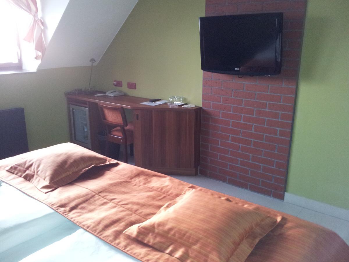 Hotel Vinopa Hustopeče المظهر الخارجي الصورة