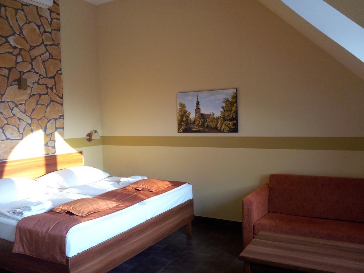 Hotel Vinopa Hustopeče المظهر الخارجي الصورة