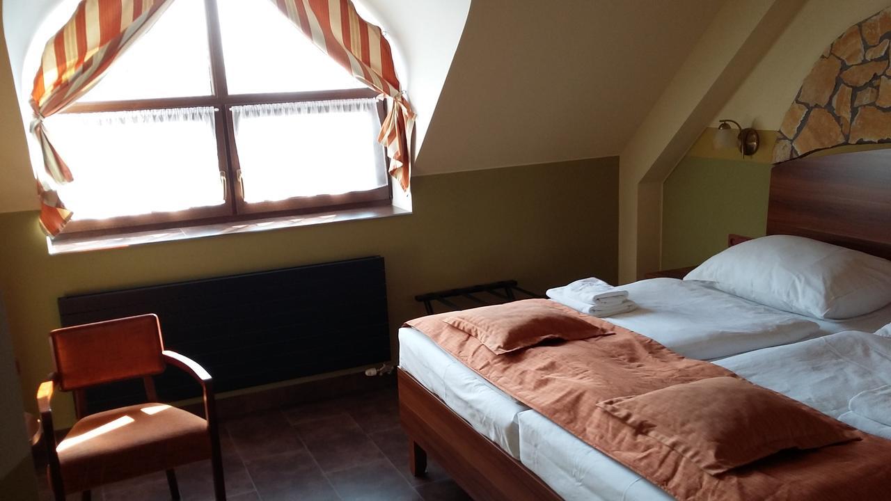 Hotel Vinopa Hustopeče المظهر الخارجي الصورة